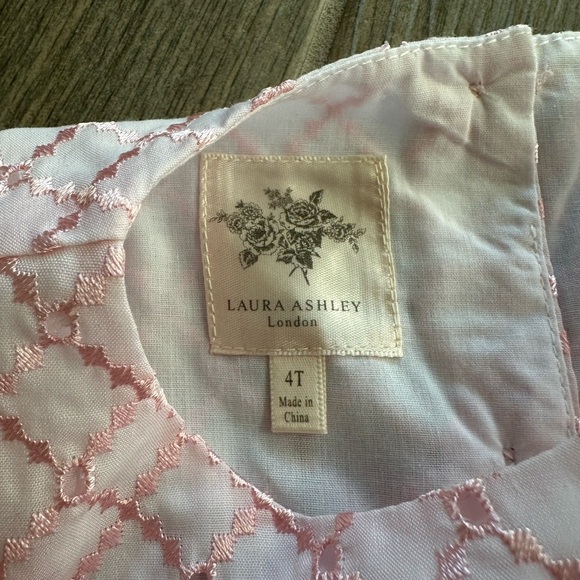Laura Ashley flutter sleeve pink eyelet embroidered dress with floral detail 4T - Picture 3 of 4